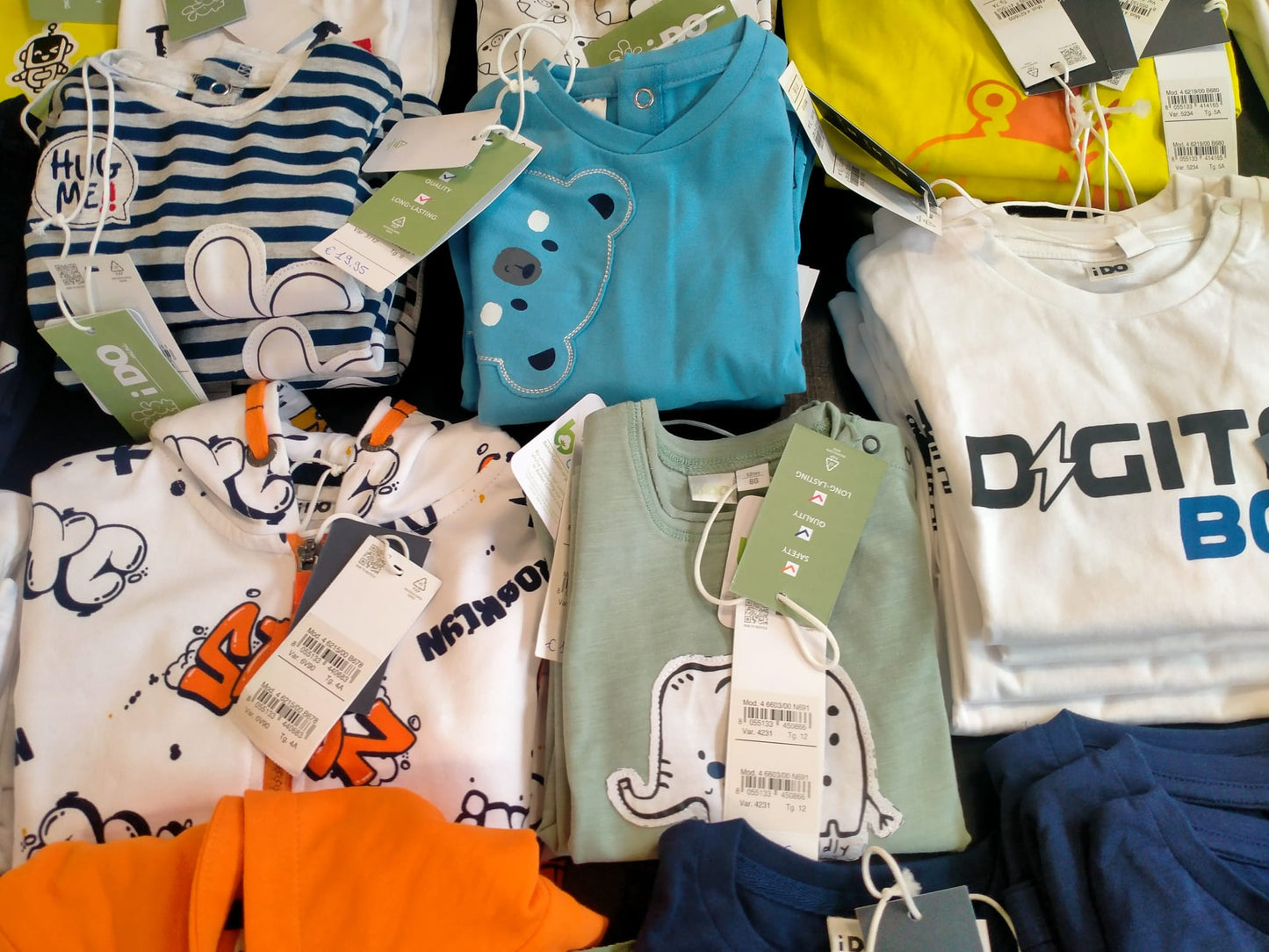 €4,00 al pezzo I DO stock abbigliamento e accessori bambini 419 pezzi - P/E - RIF. 6074AF