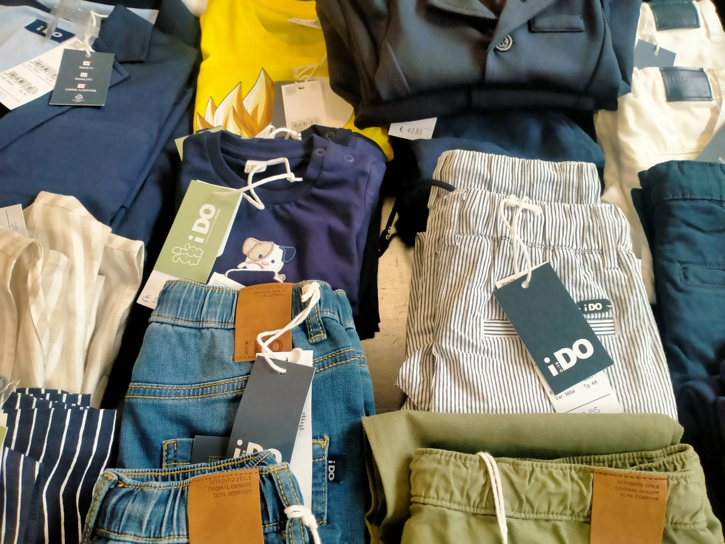 €4,00 al pezzo I DO stock abbigliamento e accessori bambini 419 pezzi - P/E - RIF. 6074AF