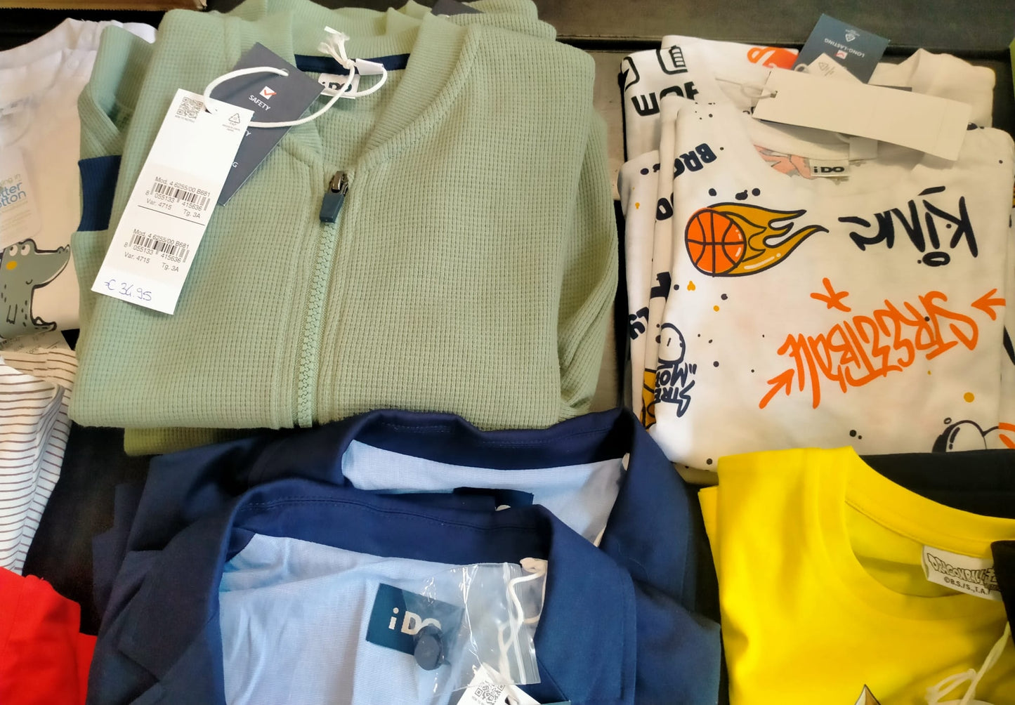 €4,00 al pezzo I DO stock abbigliamento e accessori bambini 419 pezzi - P/E - RIF. 6074AF