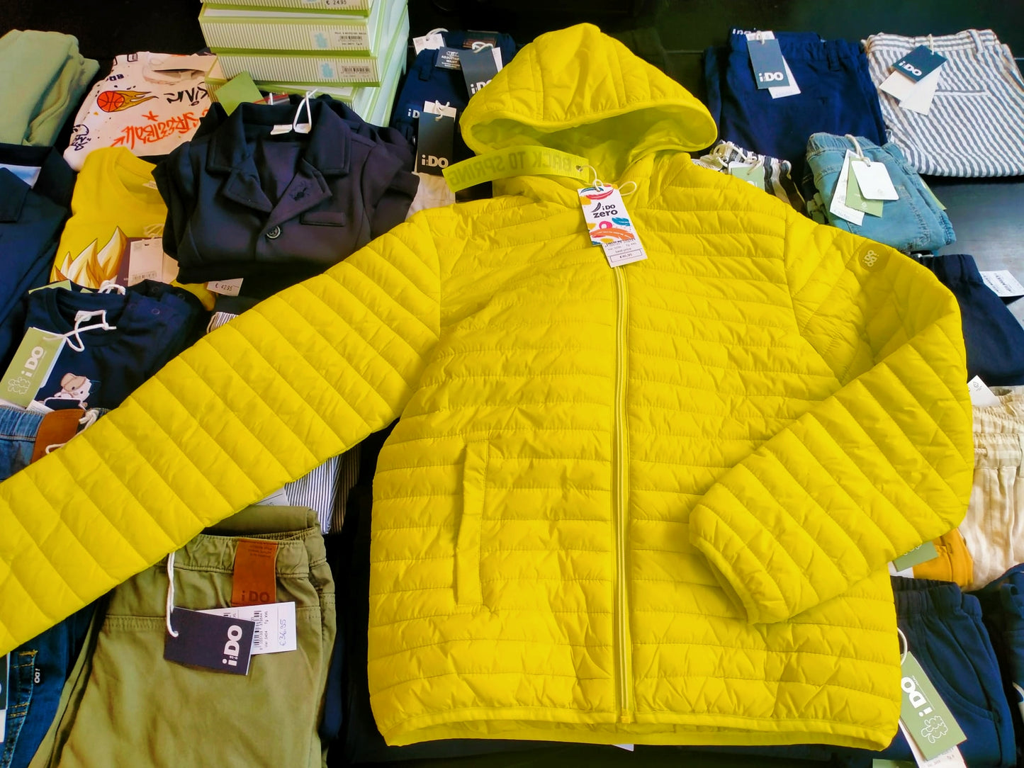 €4,00 al pezzo I DO stock abbigliamento e accessori bambini 419 pezzi - P/E - RIF. 6074AF