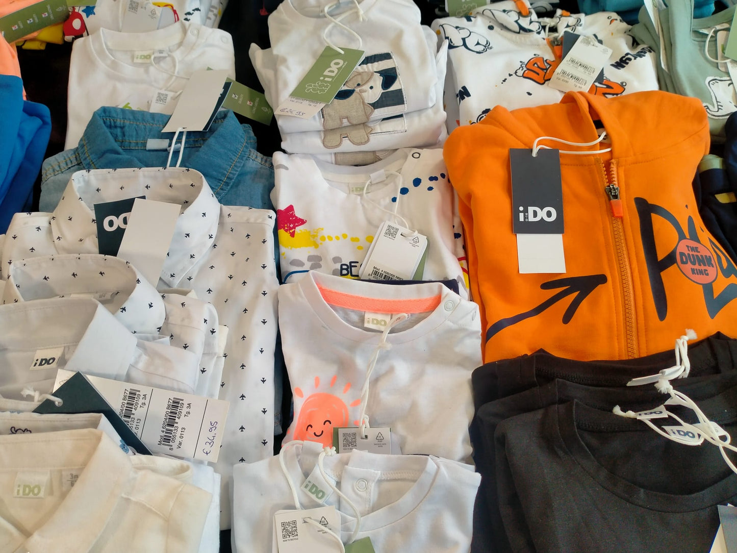 €4,00 al pezzo I DO stock abbigliamento e accessori bambini 419 pezzi - P/E - RIF. 6074AF