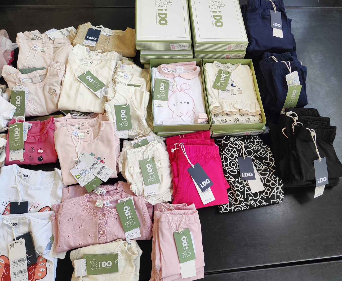 €4,00 al pezzo I DO stock abbigliamento e accessori bambini 419 pezzi - P/E - RIF. 6074AF