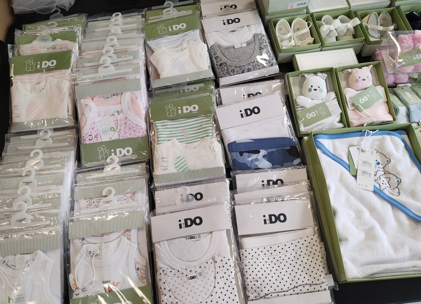 €4,00 al pezzo I DO stock abbigliamento e accessori bambini 419 pezzi - P/E - RIF. 6074AF
