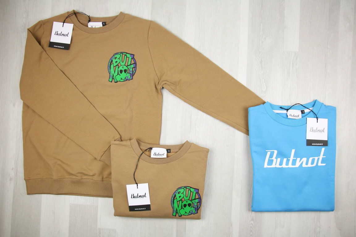 €7,00 al pezzo BUTNOT, FRED MELLO, PARENTAL ADVISORY, TOURISTE, FUNBEE, ecc. stock abbigliamento bambino 123 pezzi - P/E - A/I - RIF. 6183AF