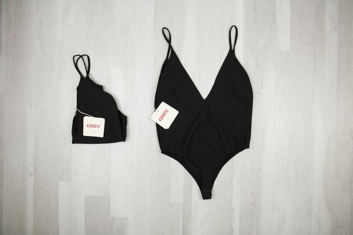€6,80 al pezzo SARAH CHOLE, MISS MISS, GIORGIA & JOHNS, GRAFFIO, ecc. stock abbigliamento donna 129 pezzi - P/E - RIF. 6061AF