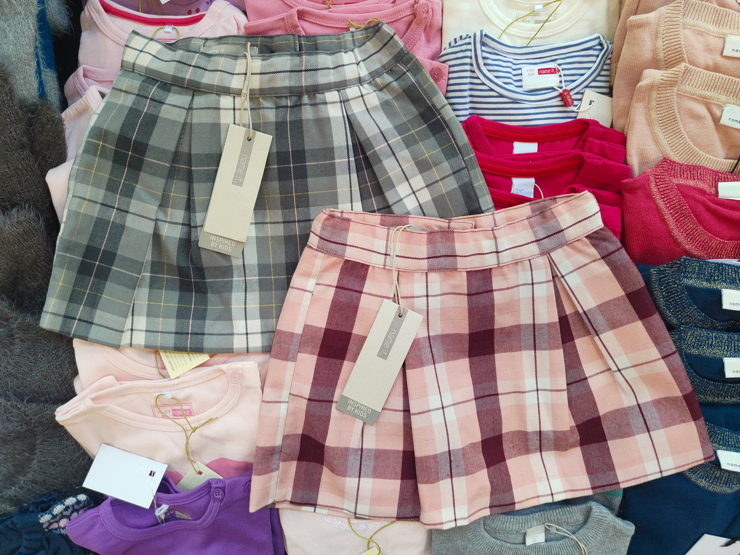 €3,81 al pezzo NAME IT stock abbigliamento bambini 190 pezzi - A/I - RIF. 6102AF