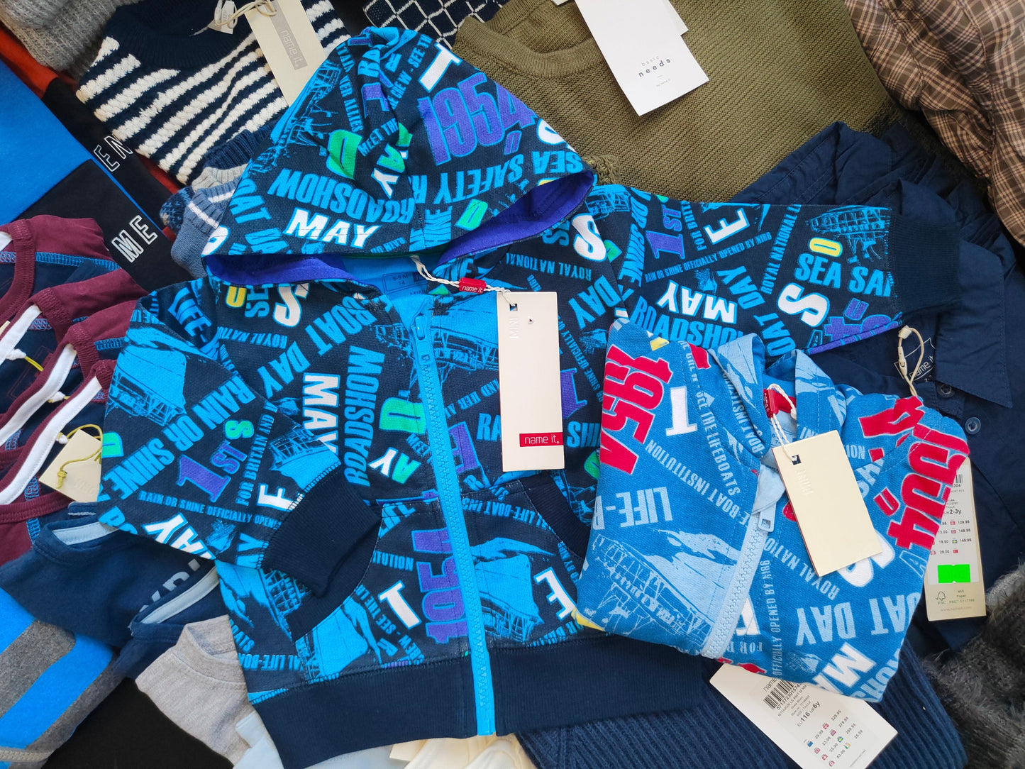 €3,81 al pezzo NAME IT stock abbigliamento bambini 190 pezzi - A/I - RIF. 6102AF