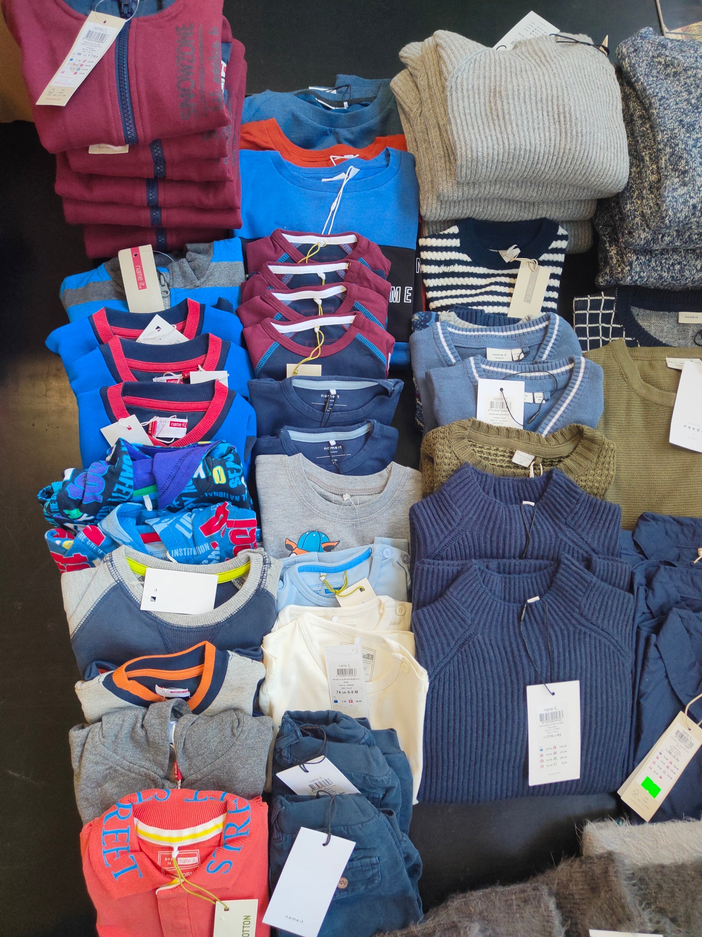 €3,81 al pezzo NAME IT stock abbigliamento bambini 190 pezzi - A/I - RIF. 6102AF