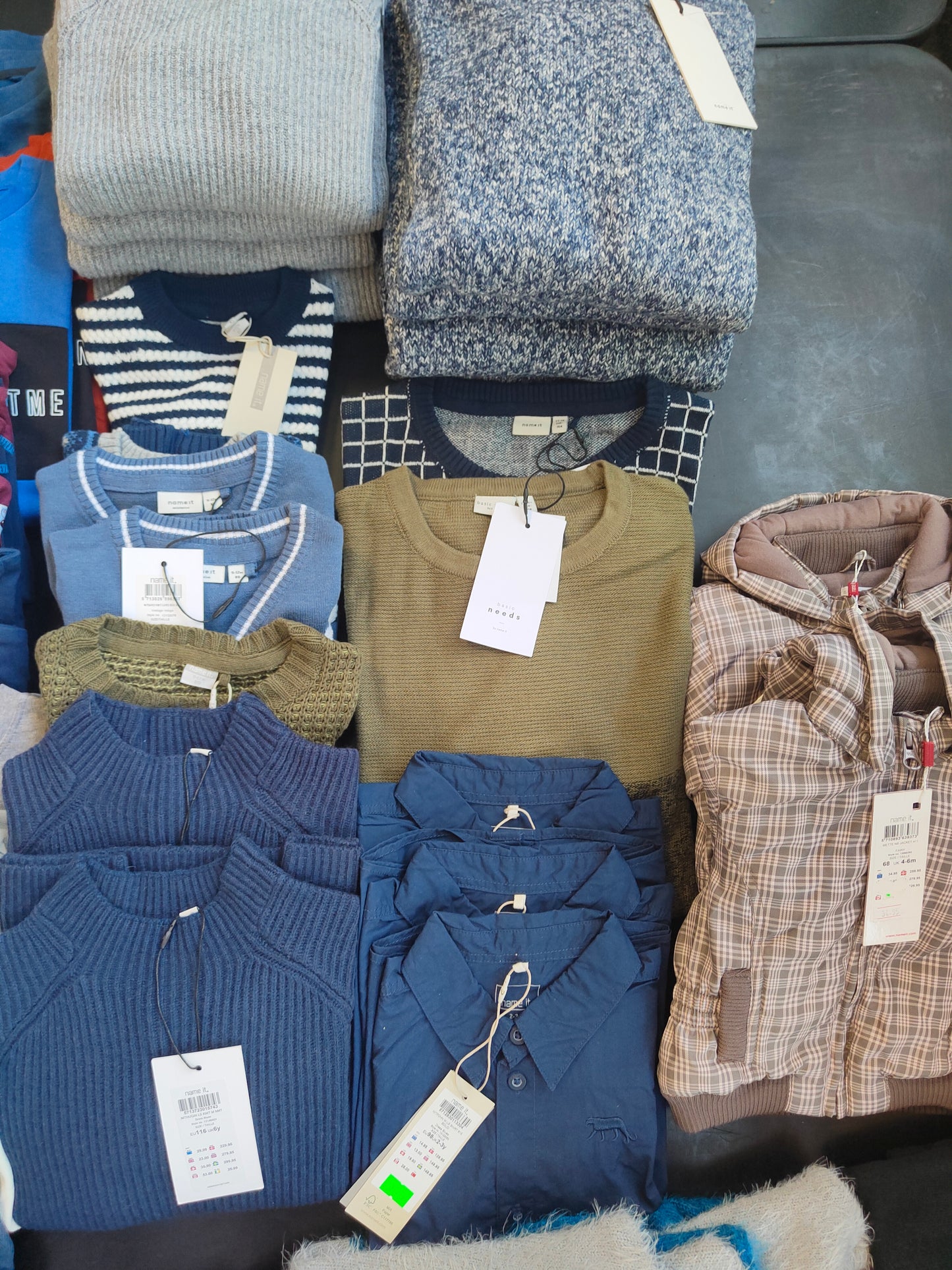 €3,81 al pezzo NAME IT stock abbigliamento bambini 190 pezzi - A/I - RIF. 6102AF