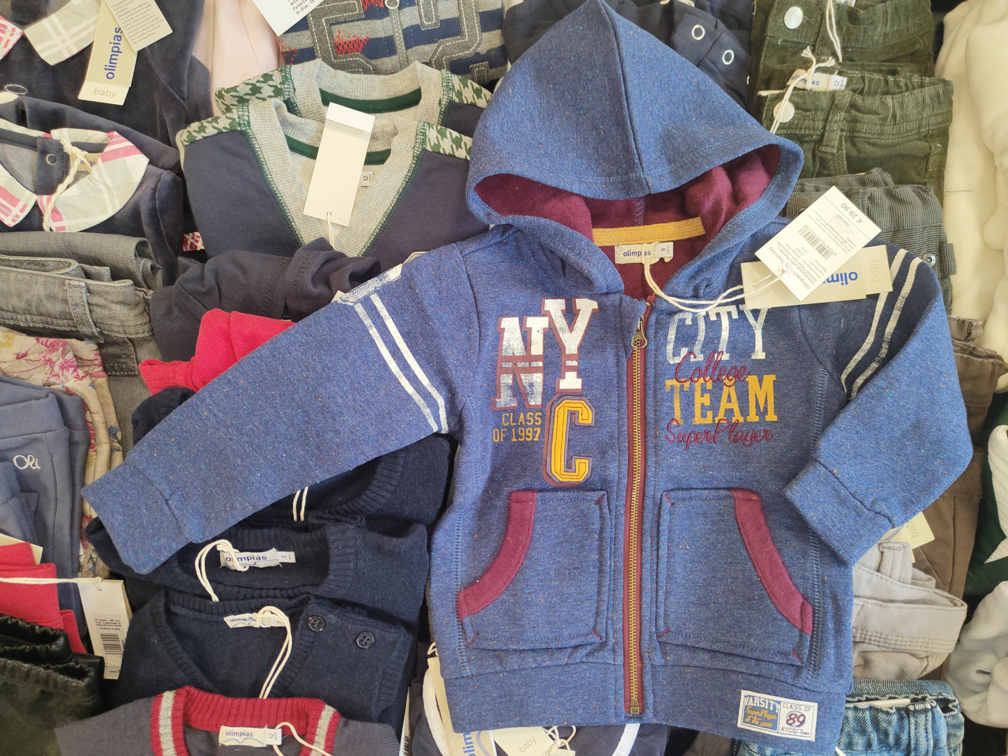 €3,80 al pezzo OLIMPIAS stock abbigliamento bambini 111 pezzi - A/I - RIF. 6103AF