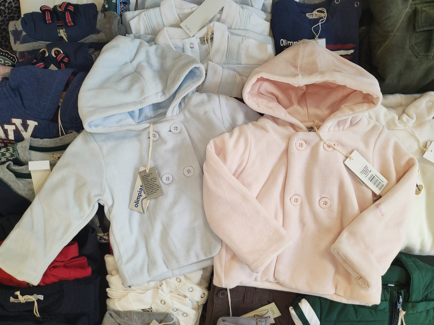 €3,80 al pezzo OLIMPIAS stock abbigliamento bambini 111 pezzi - A/I - RIF. 6103AF