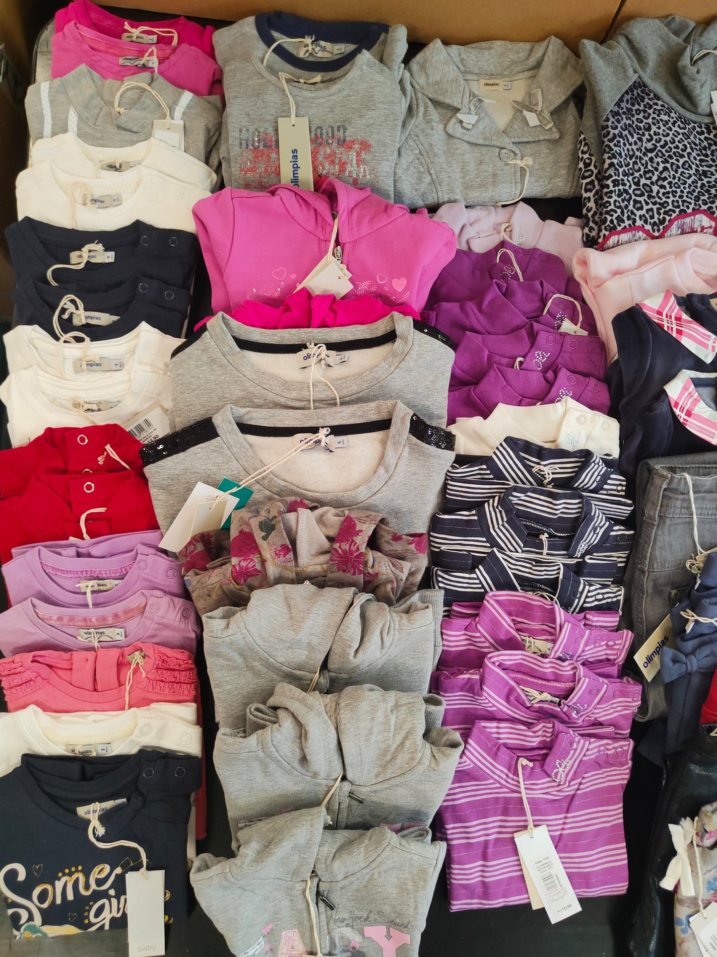 €3,80 al pezzo OLIMPIAS stock abbigliamento bambini 111 pezzi - A/I - RIF. 6103AF
