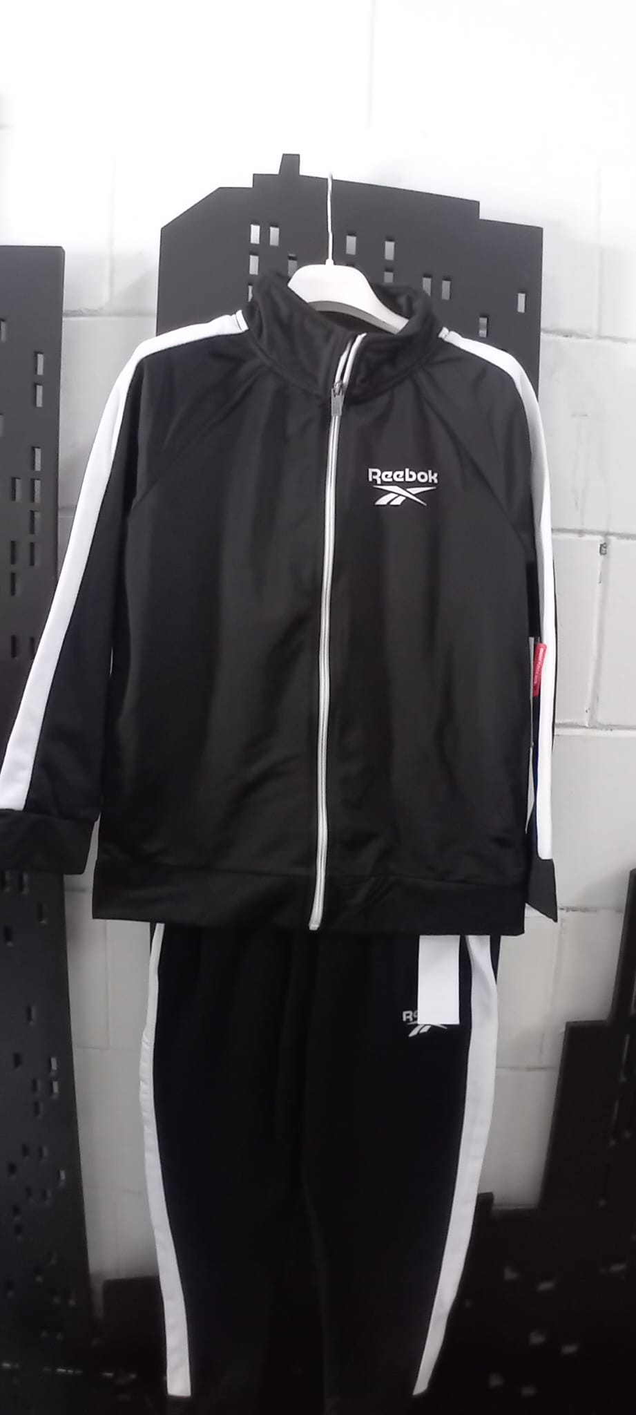 €6.50 per piece REEBOK kids' clothing stock 1000 pieces - F/W - S/S - REF. TV6117
