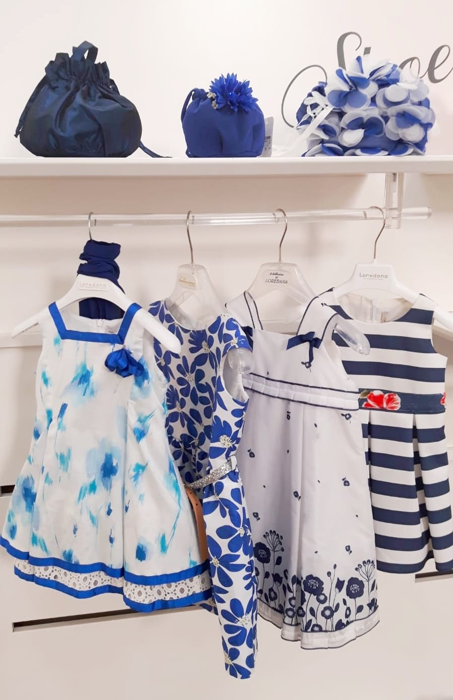 €15,00 al pezzo ALES, ALETTA, ARMANI, BABY GRAZIELLA, BIMBI BLU, ecc. stock abbigliamento bambini 2116 pezzi - P/E - RIF. TV6119