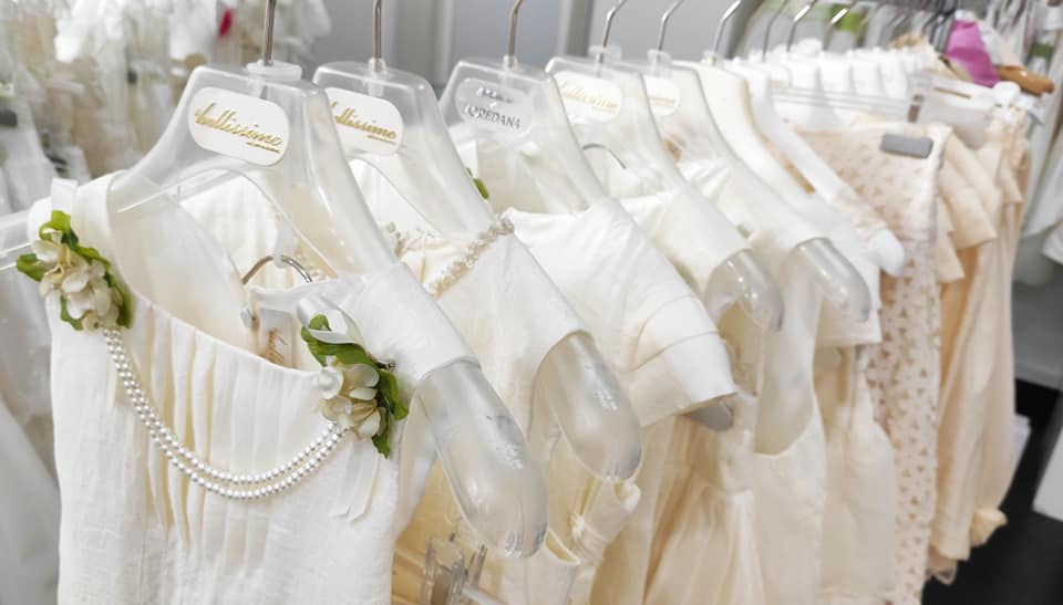 €15,00 al pezzo ALES, ALETTA, ARMANI, BABY GRAZIELLA, BIMBI BLU, ecc. stock abbigliamento bambini 2116 pezzi - P/E - RIF. TV6119