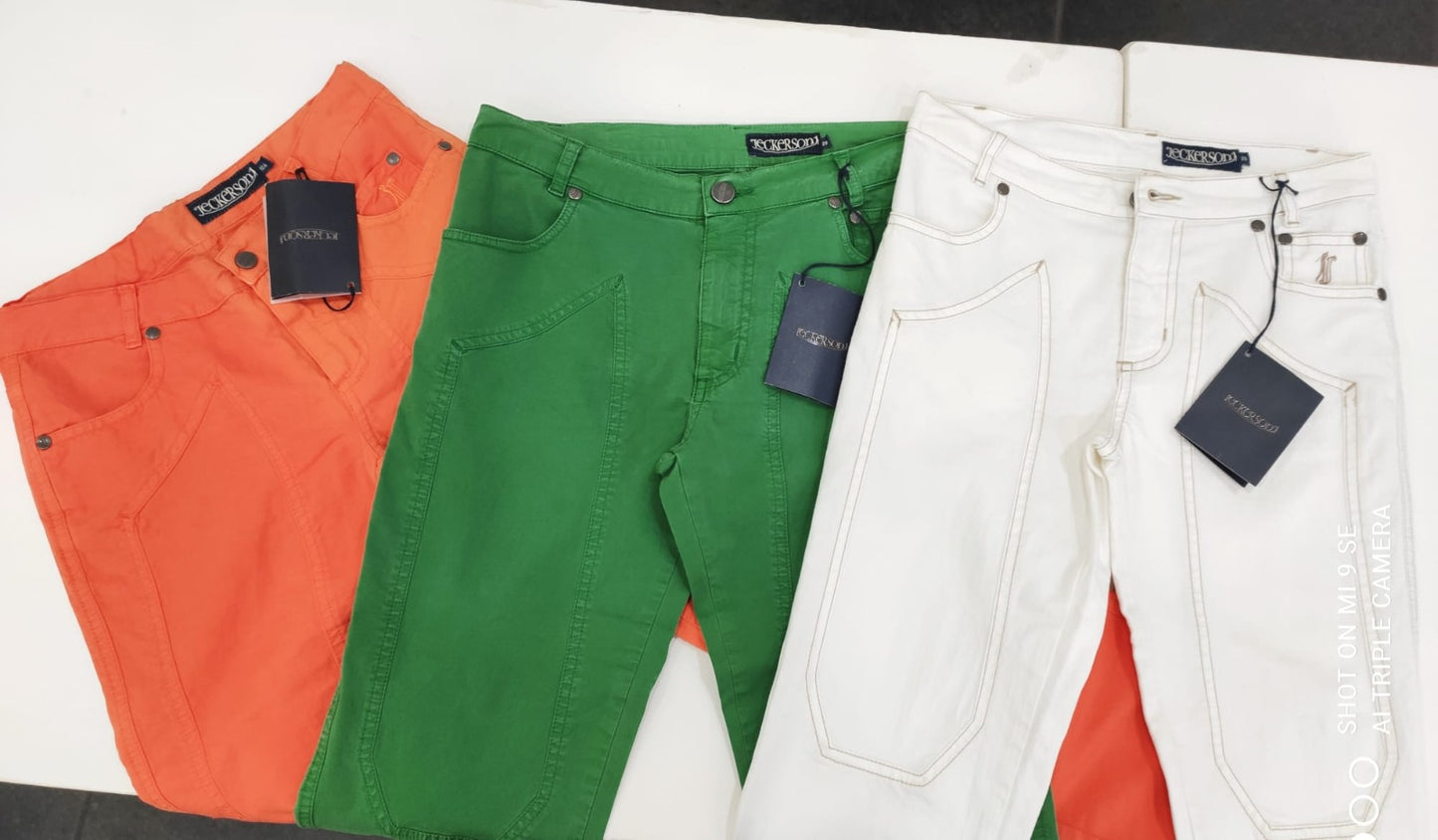 €15,00 al pezzo ALES, ALETTA, ARMANI, BABY GRAZIELLA, BIMBI BLU, ecc. stock abbigliamento bambini 2116 pezzi - P/E - RIF. TV6119