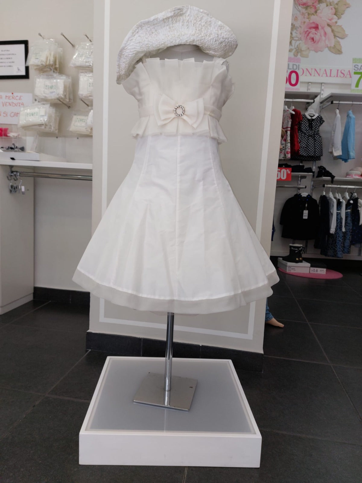 €15,00 al pezzo ALES, ALETTA, ARMANI, BABY GRAZIELLA, BIMBI BLU, ecc. stock abbigliamento bambini 2116 pezzi - P/E - RIF. TV6119