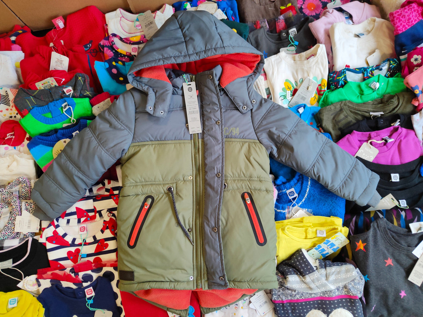 €4,94 al pezzo TUC TUC stock abbigliamento bambino 329 pezzi - A/I - RIF. 6096AF
