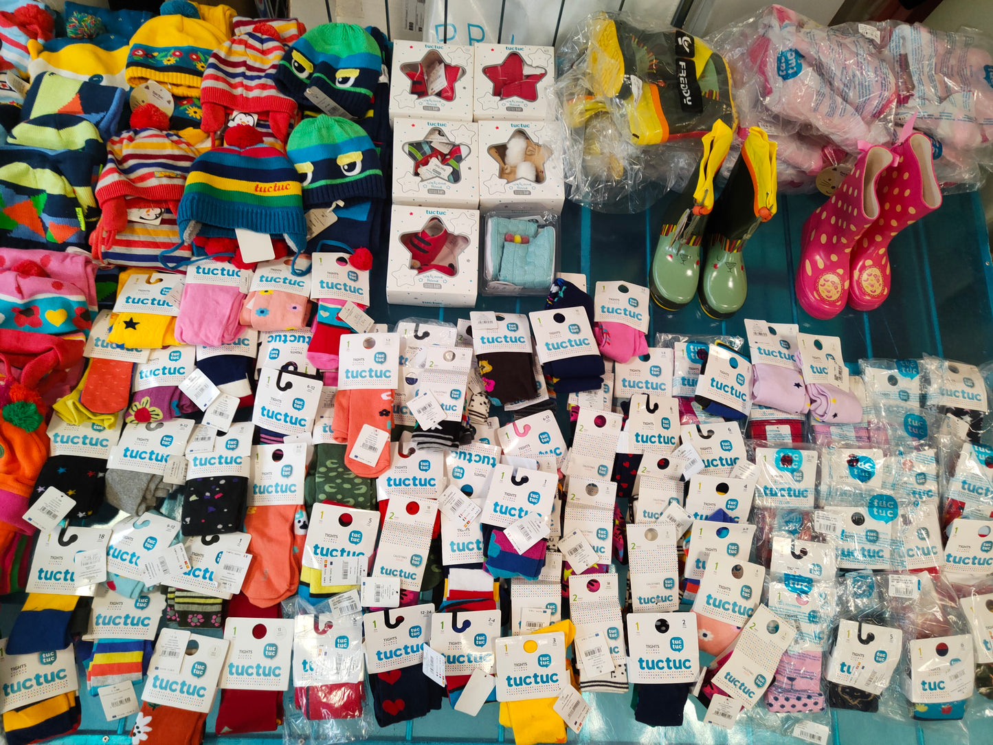 €4,84 al pezzo TUC TUC stock abbigliamento bambina 320 pezzi - A/I - RIF. 6097AF