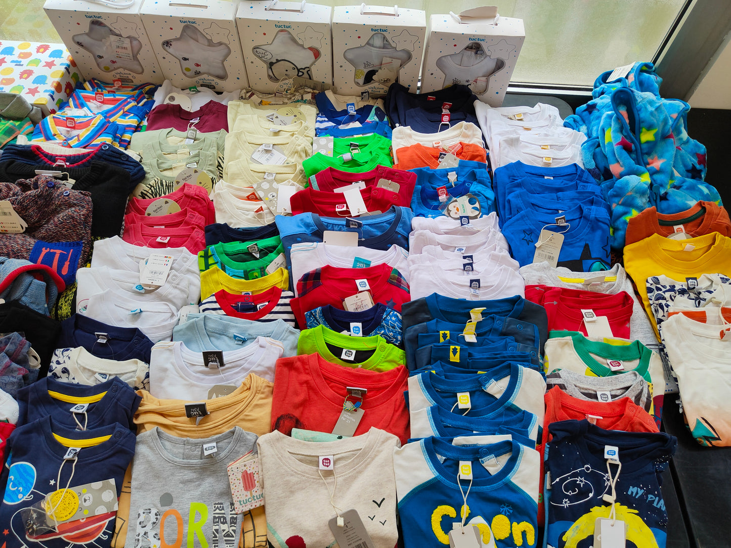 €4,94 al pezzo TUC TUC stock abbigliamento bambino 329 pezzi - A/I - RIF. 6096AF