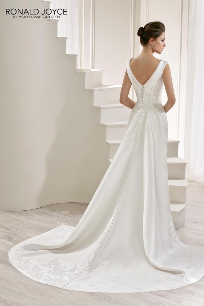 PROMO -25% 60,00 € la pièce NICOLE, PIGNATELLI, MORILEE, DELSA, BELLANTUONO, PRONOVIAS, JILLIAN stock robes de mariée 70 pièces - REF. TV5996
