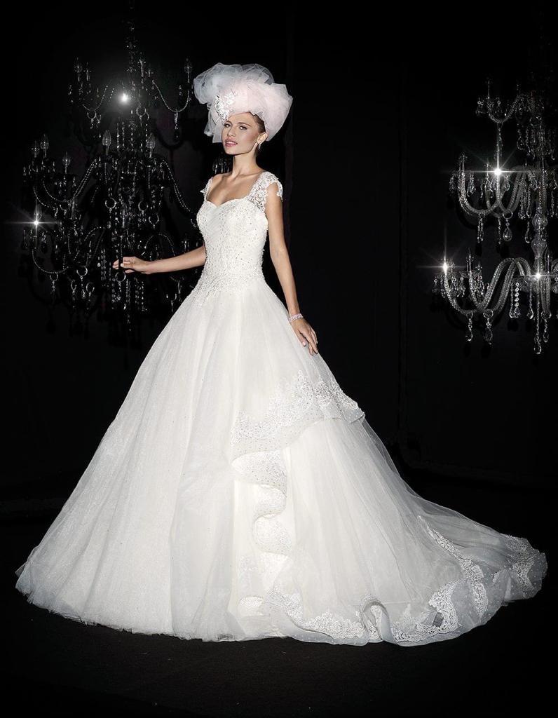 PROMO -25% 60,00 € la pièce NICOLE, PIGNATELLI, MORILEE, DELSA, BELLANTUONO, PRONOVIAS, JILLIAN stock robes de mariée 70 pièces - REF. TV5996