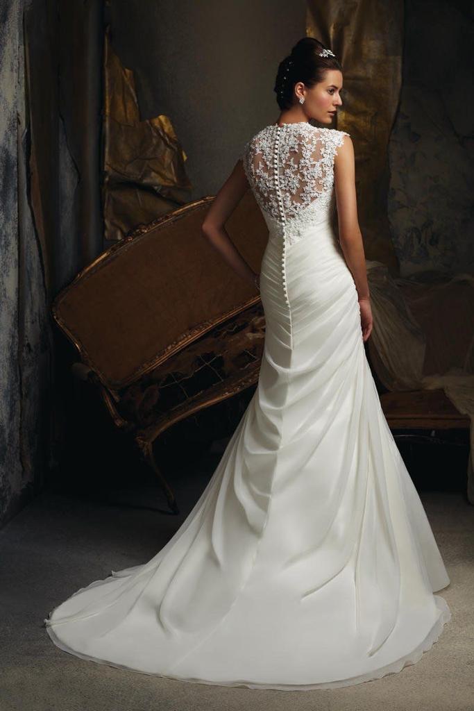 PROMO -25% 60,00 € la pièce NICOLE, PIGNATELLI, MORILEE, DELSA, BELLANTUONO, PRONOVIAS, JILLIAN stock robes de mariée 70 pièces - REF. TV5996