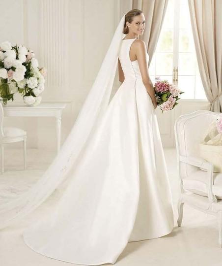 PROMO -25% 60,00 € la pièce NICOLE, PIGNATELLI, MORILEE, DELSA, BELLANTUONO, PRONOVIAS, JILLIAN stock robes de mariée 70 pièces - REF. TV5996