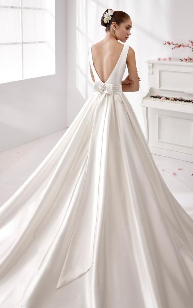 PROMO -25% 60,00 € la pièce NICOLE, PIGNATELLI, MORILEE, DELSA, BELLANTUONO, PRONOVIAS, JILLIAN stock robes de mariée 70 pièces - REF. TV5996
