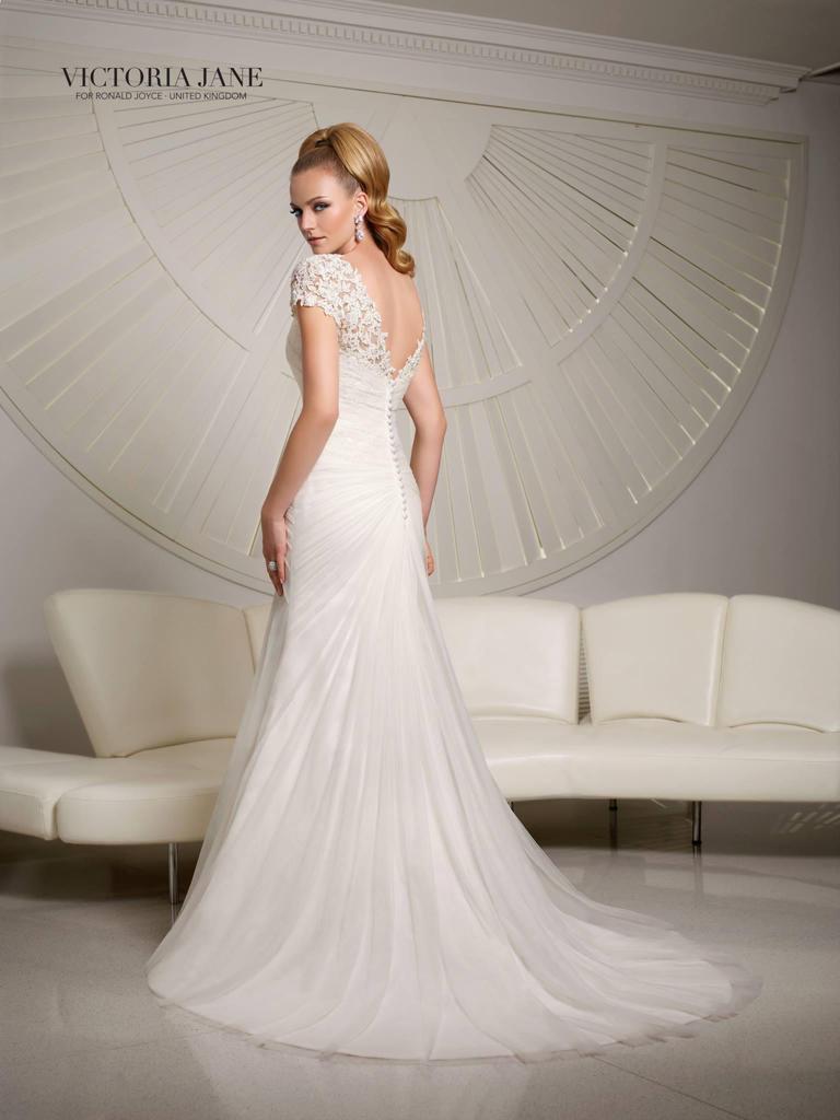 PROMO -25% 60,00 € la pièce NICOLE, PIGNATELLI, MORILEE, DELSA, BELLANTUONO, PRONOVIAS, JILLIAN stock robes de mariée 70 pièces - REF. TV5996