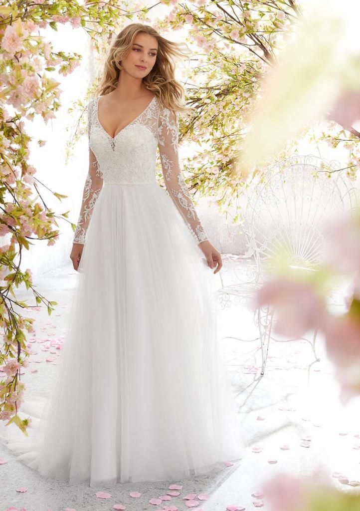 PROMO -25% 60,00 € la pièce NICOLE, PIGNATELLI, MORILEE, DELSA, BELLANTUONO, PRONOVIAS, JILLIAN stock robes de mariée 70 pièces - REF. TV5996