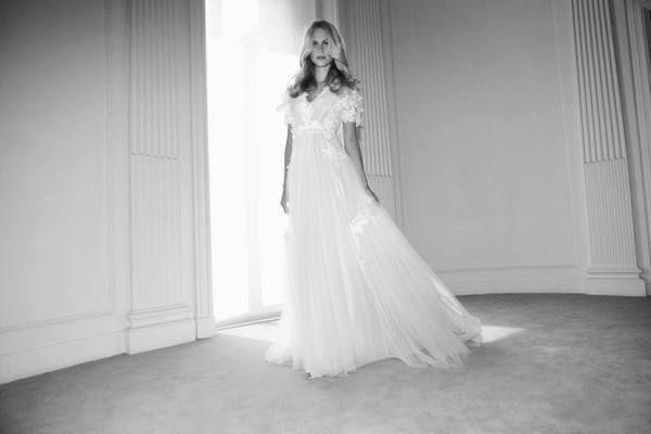 PROMO -25% 60,00 € la pièce NICOLE, PIGNATELLI, MORILEE, DELSA, BELLANTUONO, PRONOVIAS, JILLIAN stock robes de mariée 70 pièces - REF. TV5996