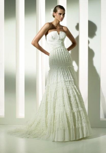 PROMO -25% 60,00 € la pièce NICOLE, PIGNATELLI, MORILEE, DELSA, BELLANTUONO, PRONOVIAS, JILLIAN stock robes de mariée 70 pièces - REF. TV5996