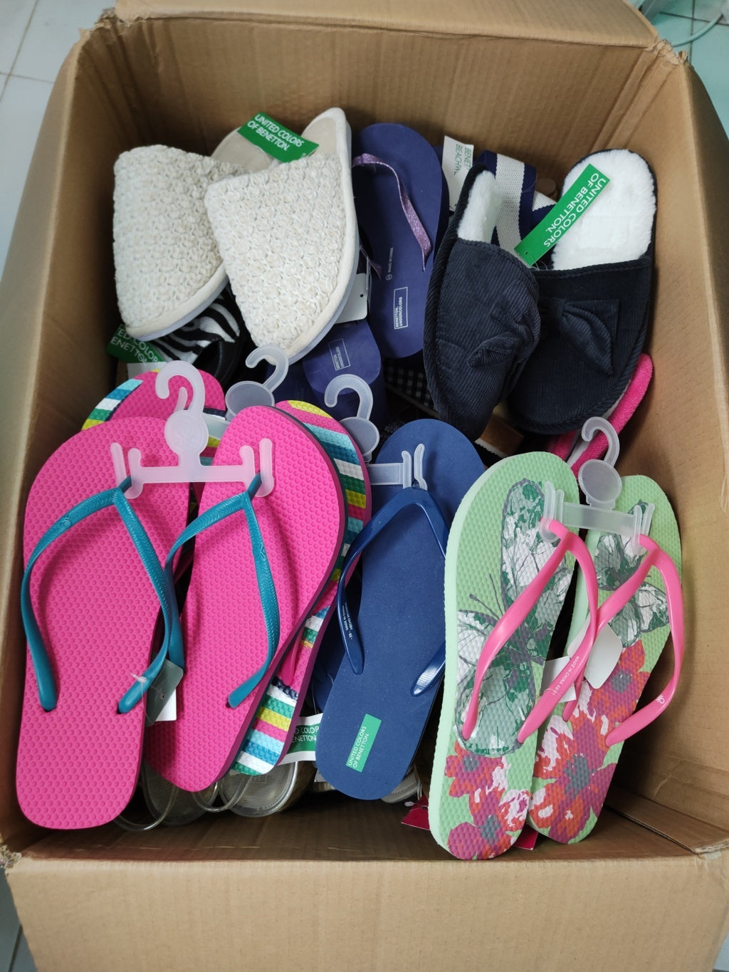 €1,80 al pezzo BENETTON stock abbigliamento e calzature donna e bambina 379 pezzi - 95% P/E - 5% A/I - RIF. 6048AF