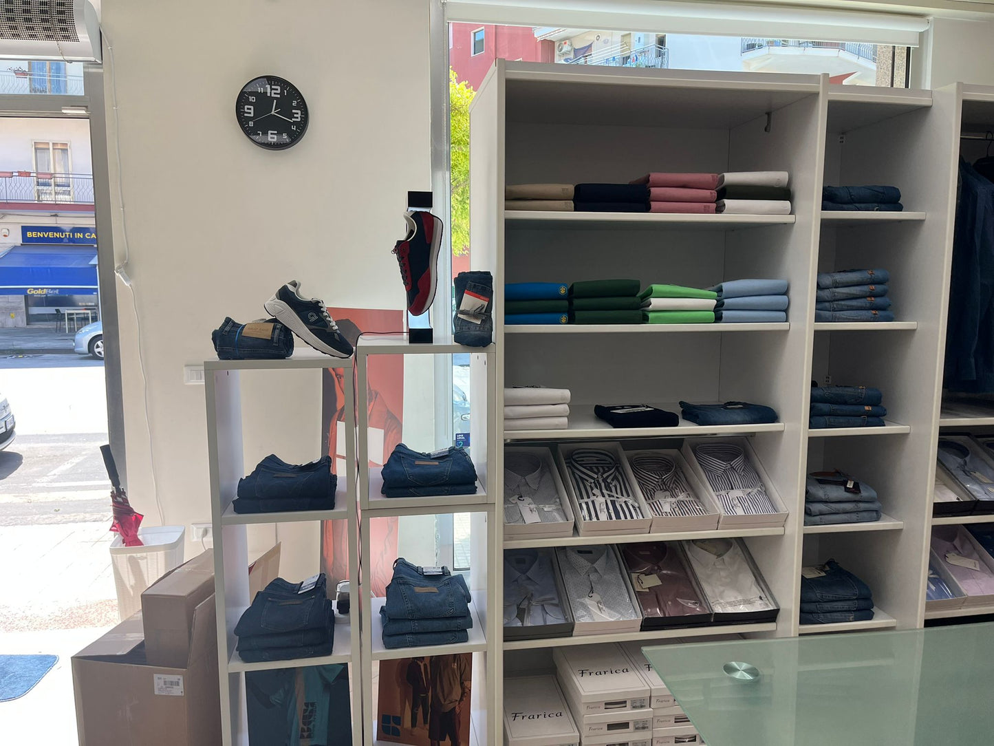 €16,42 al pezzo COLMAR, LIU-JO, ICON, ecc. stock abbigliamento e calzature uomo/donna 894 pezzi - P/E - RIF. TV6115