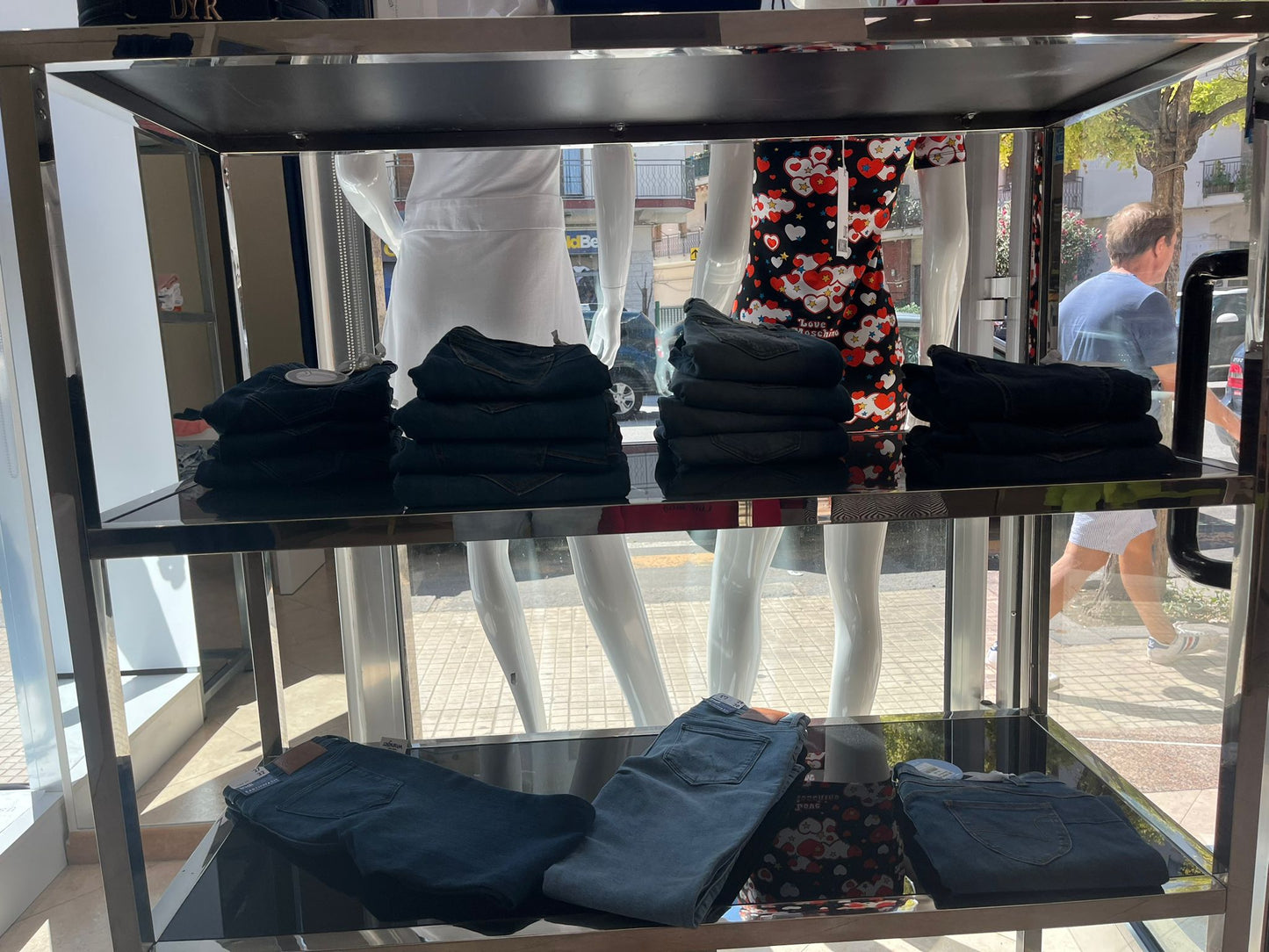 €16,42 al pezzo COLMAR, LIU-JO, ICON, ecc. stock abbigliamento e calzature uomo/donna 894 pezzi - P/E - RIF. TV6115
