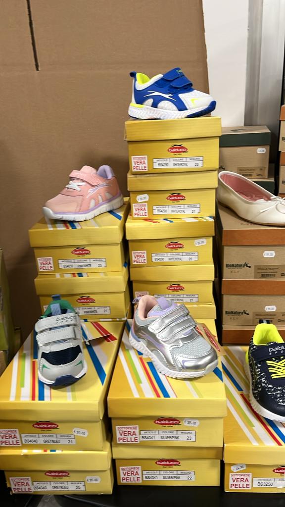 €9,00 al paio BALDUCCI, CHICCO, NATURA WORLD, ecc. stock calzature bambini 281 paia - A/I - P/E - RIF. 6112AF