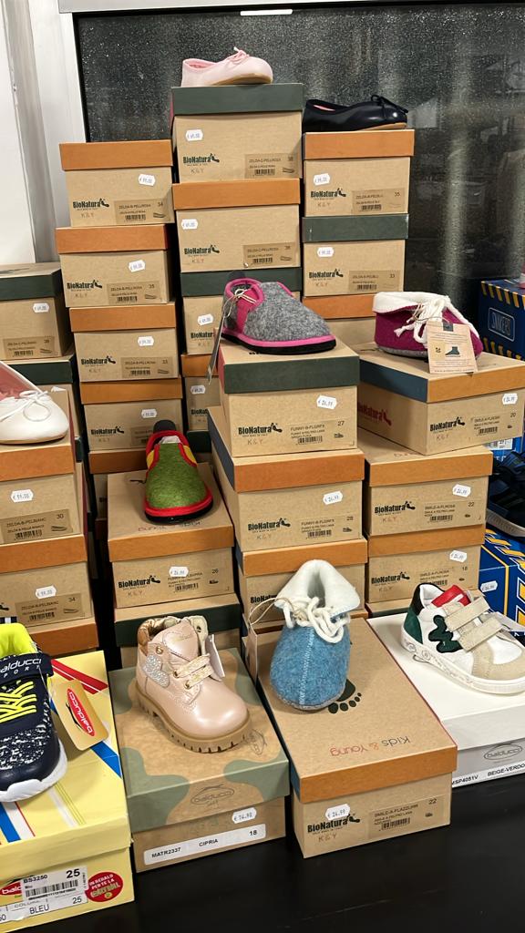 €9,00 al paio BALDUCCI, CHICCO, NATURA WORLD, ecc. stock calzature bambini 281 paia - A/I - P/E - RIF. 6112AF