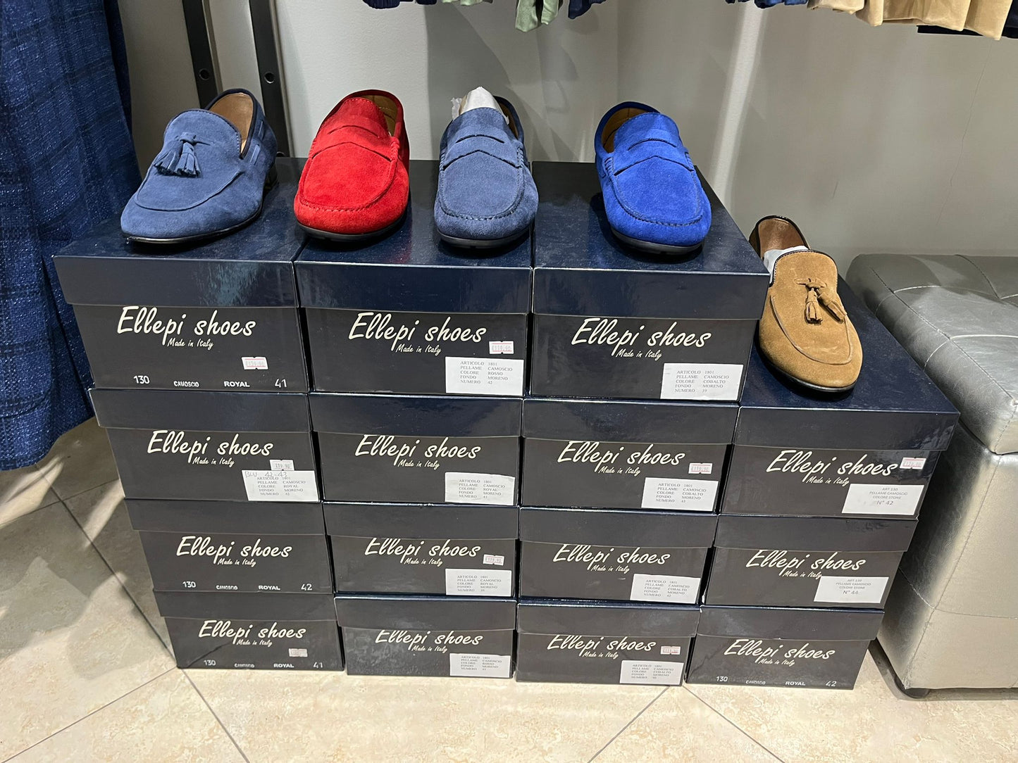 €16,42 al pezzo COLMAR, LIU-JO, ICON, ecc. stock abbigliamento e calzature uomo/donna 894 pezzi - P/E - RIF. TV6115