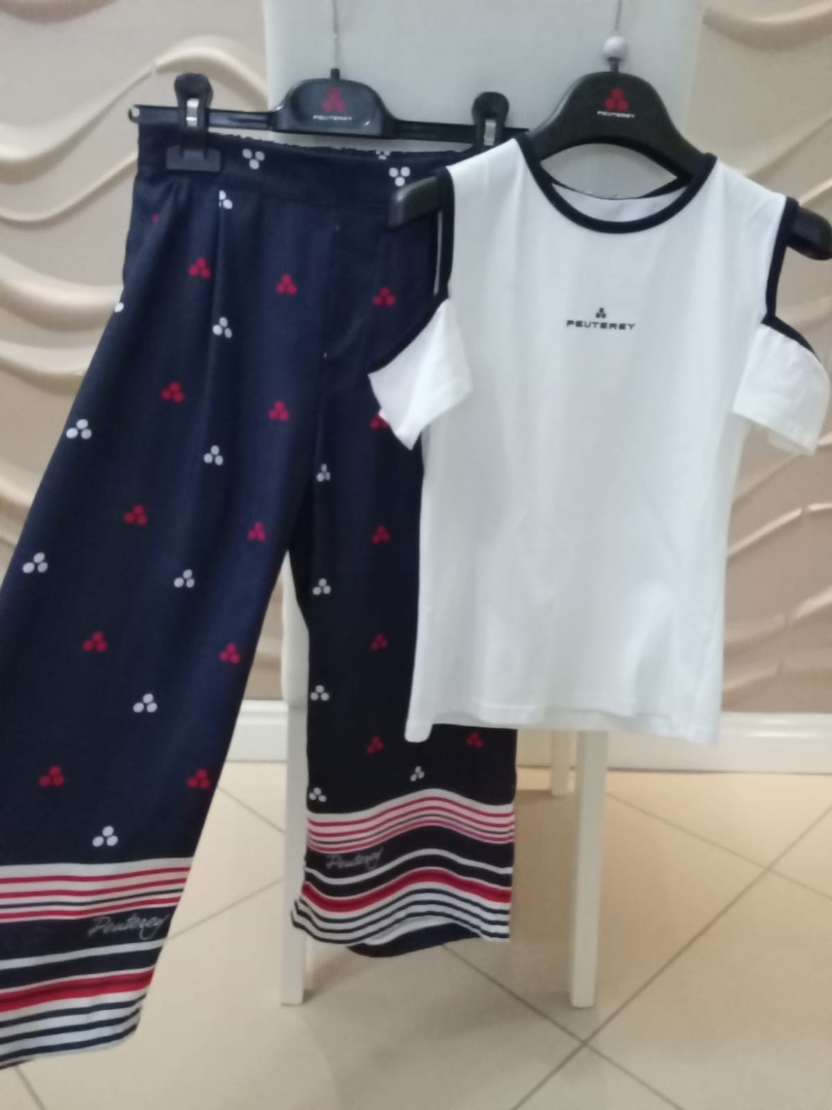 stock abbigliamento bambini - €18,29 al pezzo FUN & FUN, MSGM, PEUTEREY, MONNALISA, BLUMARINE, LIU JO ecc. 110 pezzi stock bambino/bambina - P/E - RIF. TV3934