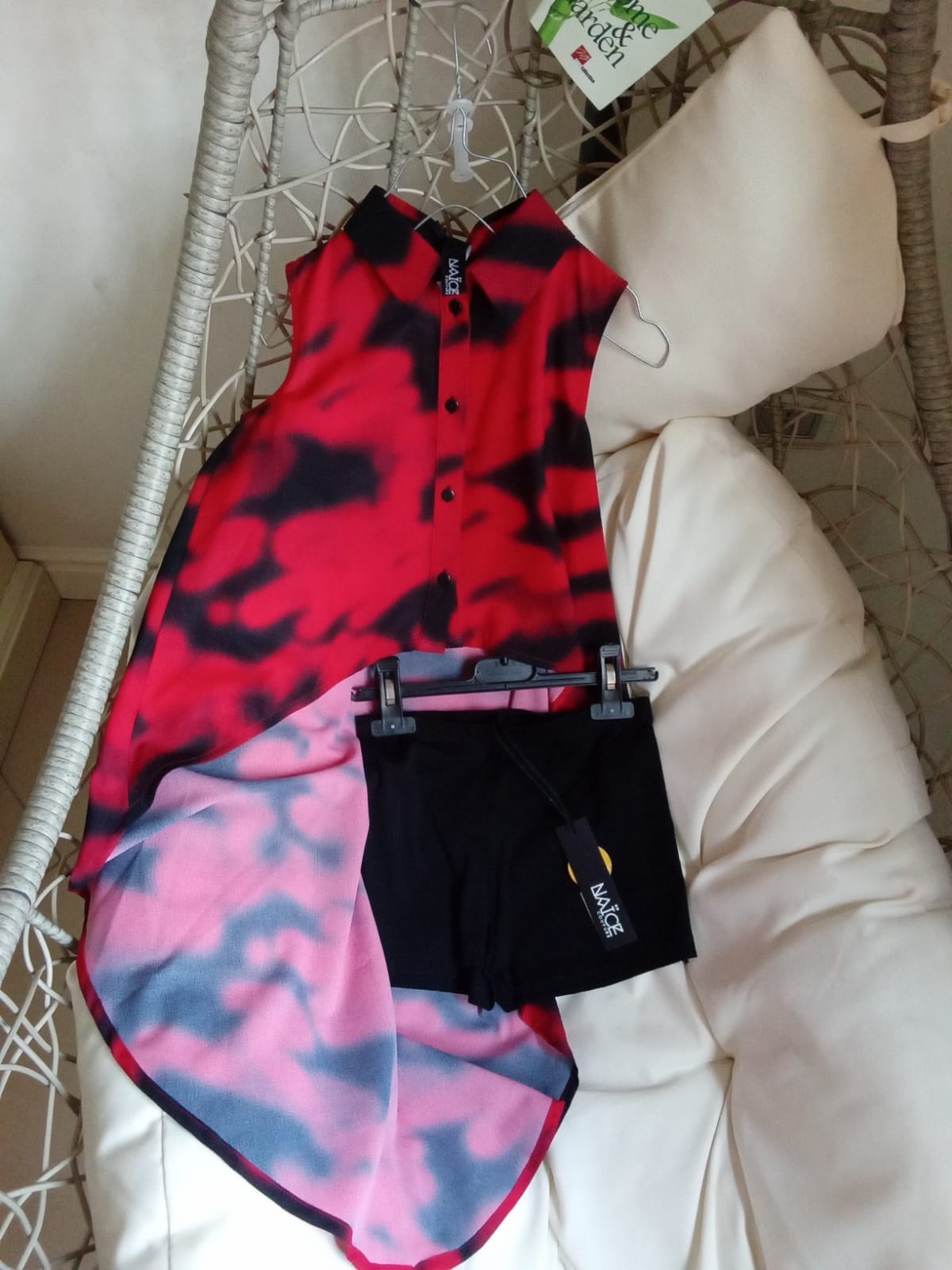 stock abbigliamento bambini - €18,29 al pezzo FUN & FUN, MSGM, PEUTEREY, MONNALISA, BLUMARINE, LIU JO ecc. 110 pezzi stock bambino/bambina - P/E - RIF. TV3934