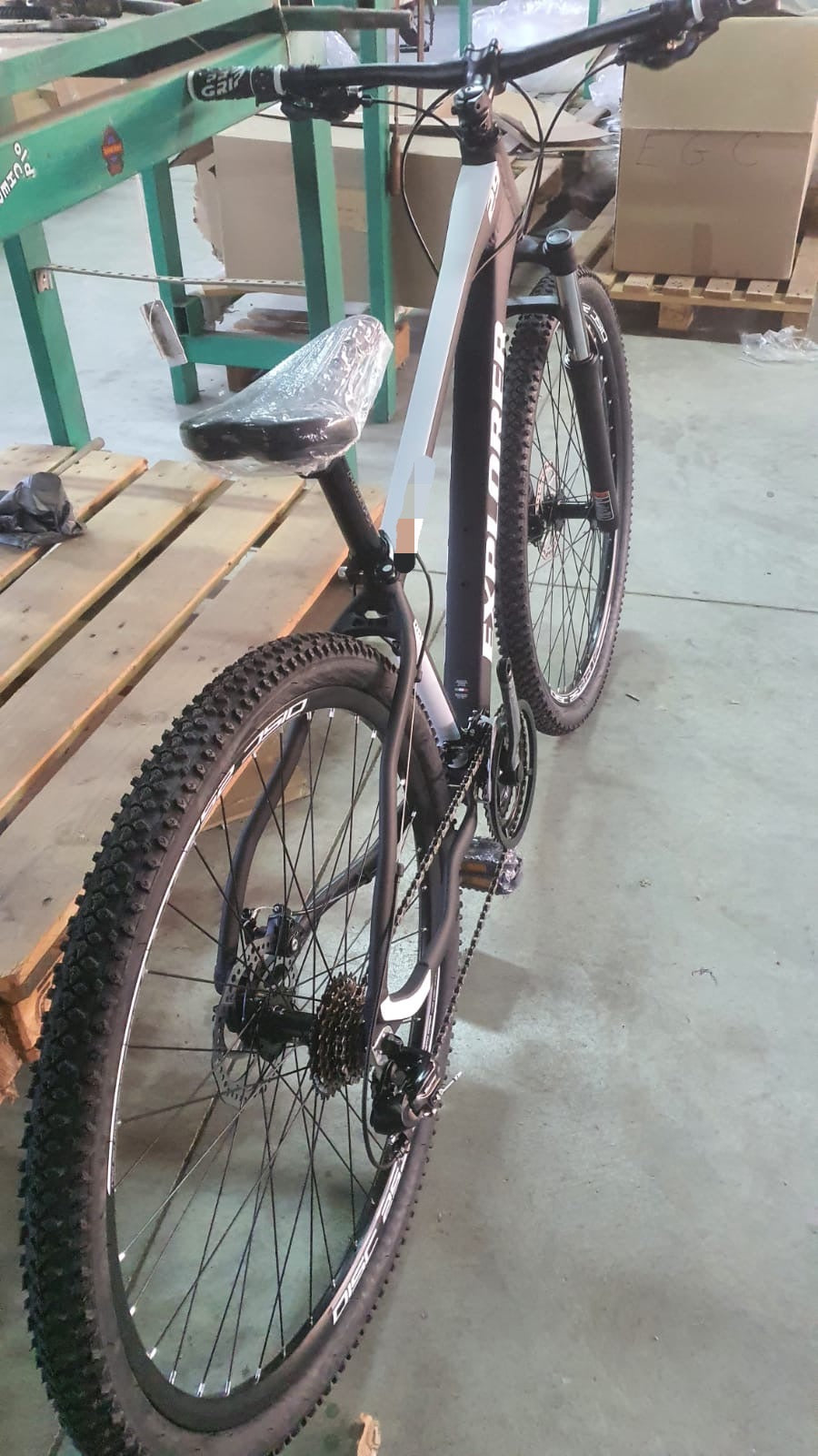 €1,19 al pezzo MADE IN ITALY 107756 pezzi stock di biciclette e accessori - RIF. TV3974