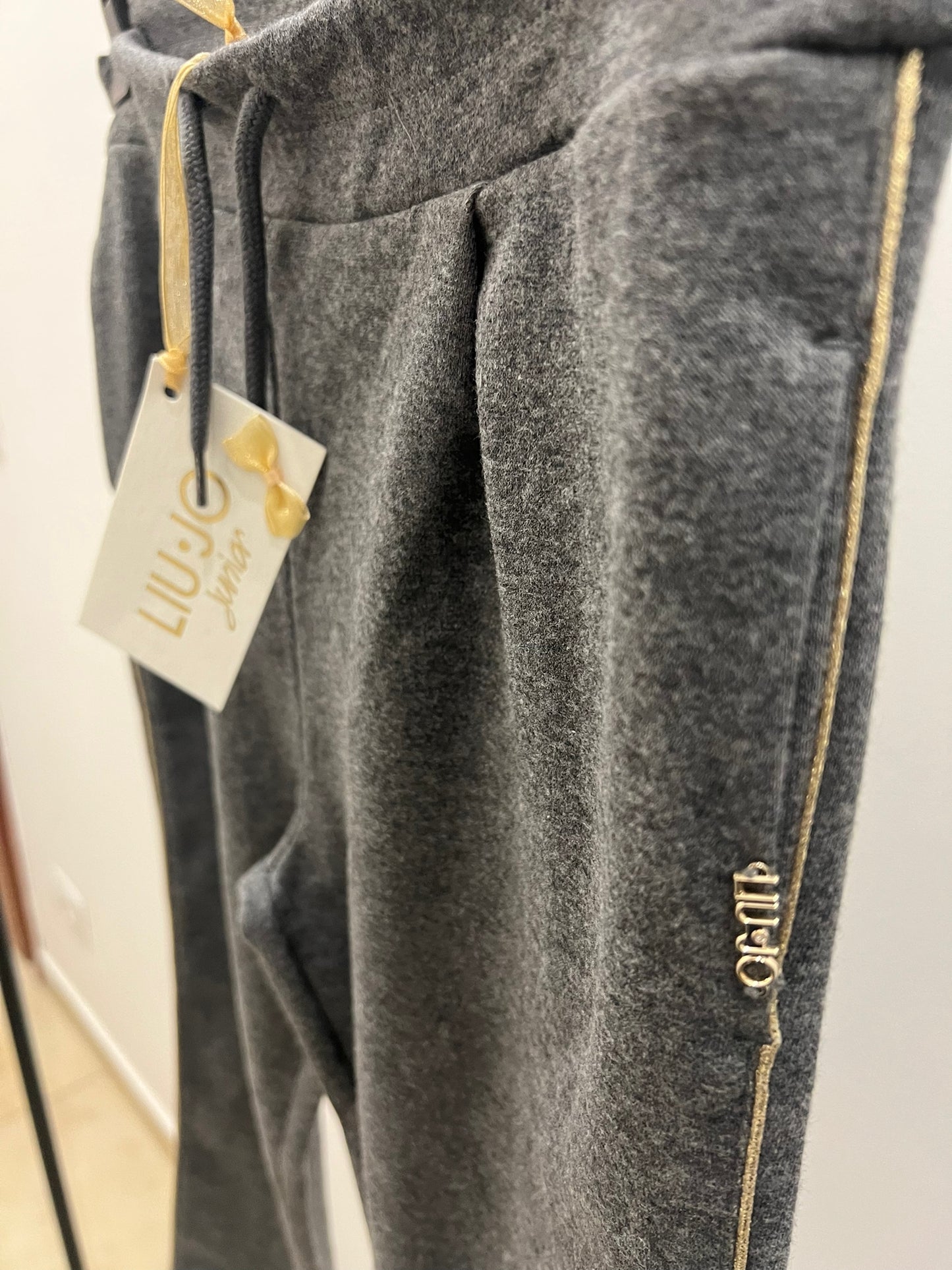 €12,00 al pezzo LIUJO, T.LOVE, ARTIGLI stock abbigliamento bambina 287 pezzi - A/I - RIF. TV5979