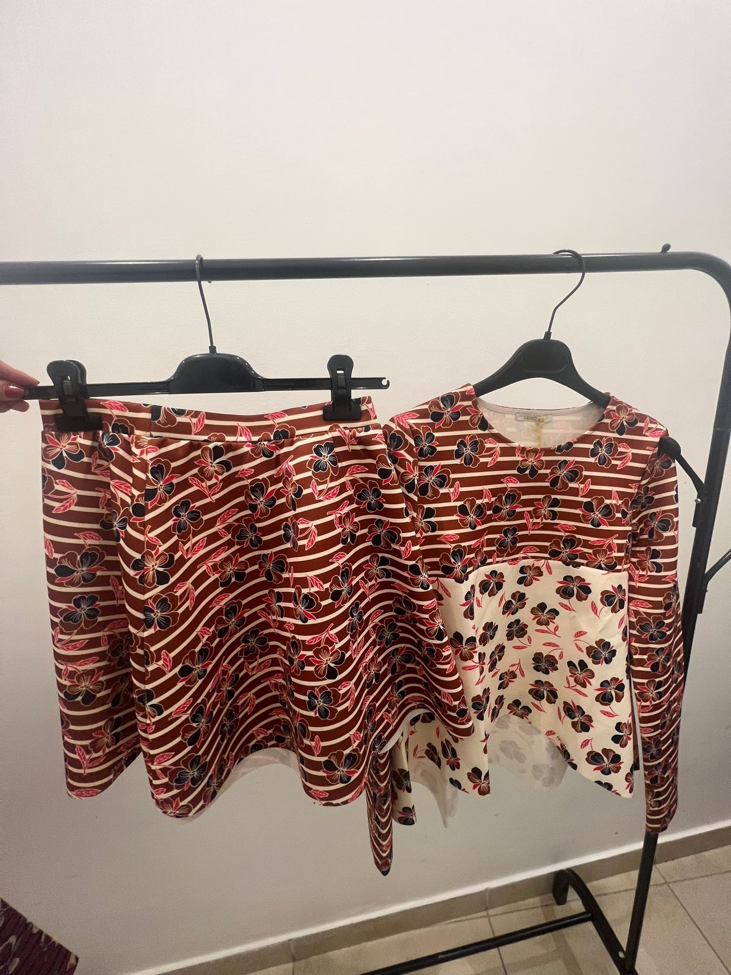 €12,00 al pezzo LIUJO, T.LOVE, ARTIGLI stock abbigliamento bambina 287 pezzi - A/I - RIF. TV5979