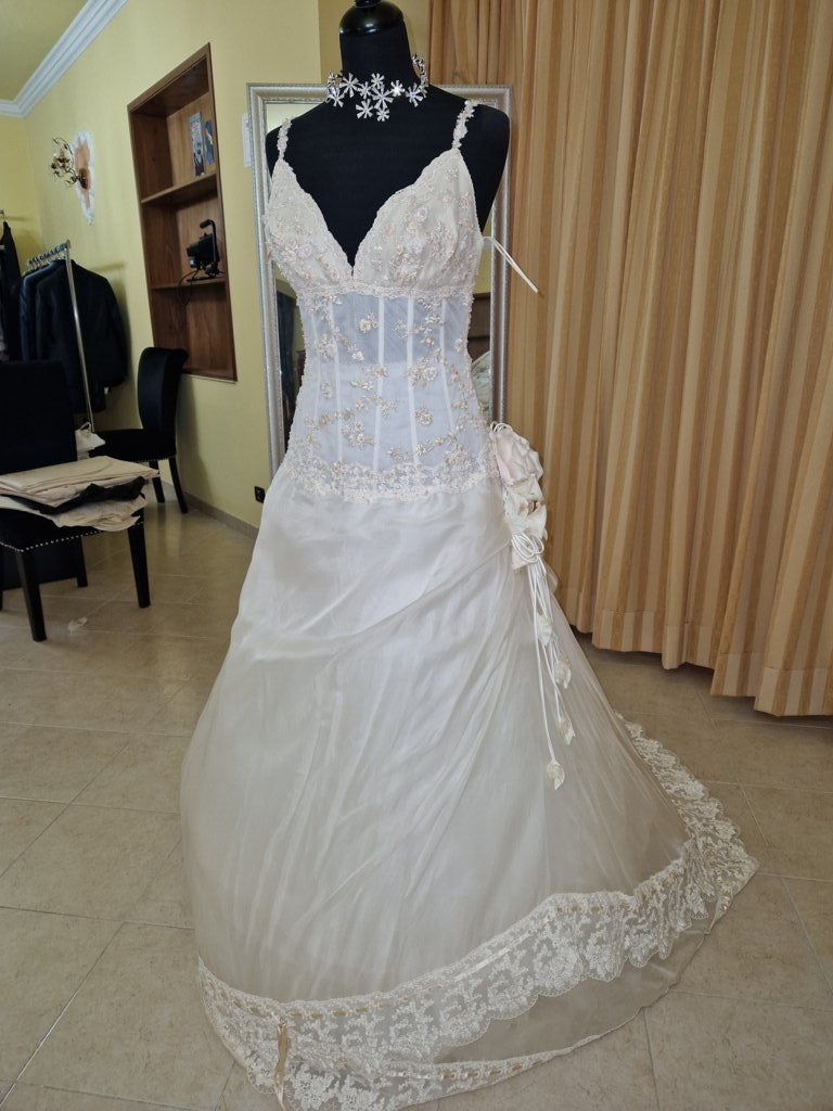 €52.00 per piece NICOLE, AZZURRA, VINNI, MAGGIE, SOTTERRO, TOMMASO STRANGIS, ALBERTO CARLOS etc. stock formal wear for women, men and children 165 pieces - REF. TV5978