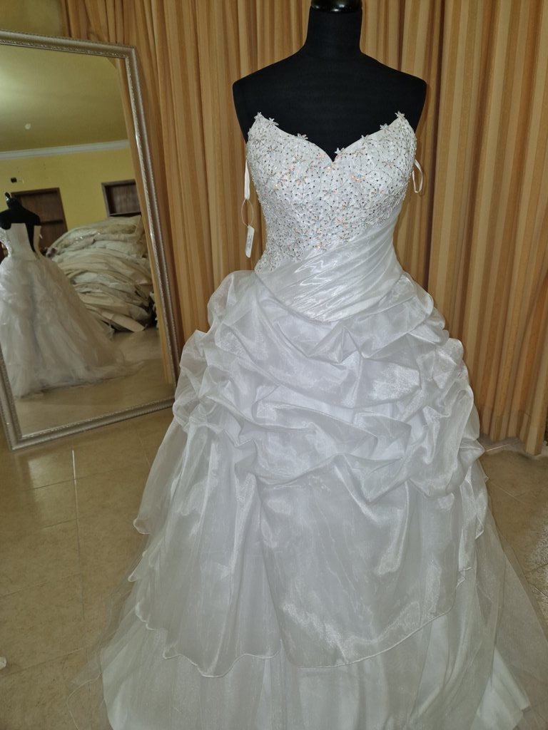 €52.00 per piece NICOLE, AZZURRA, VINNI, MAGGIE, SOTTERRO, TOMMASO STRANGIS, ALBERTO CARLOS etc. stock formal wear for women, men and children 165 pieces - REF. TV5978