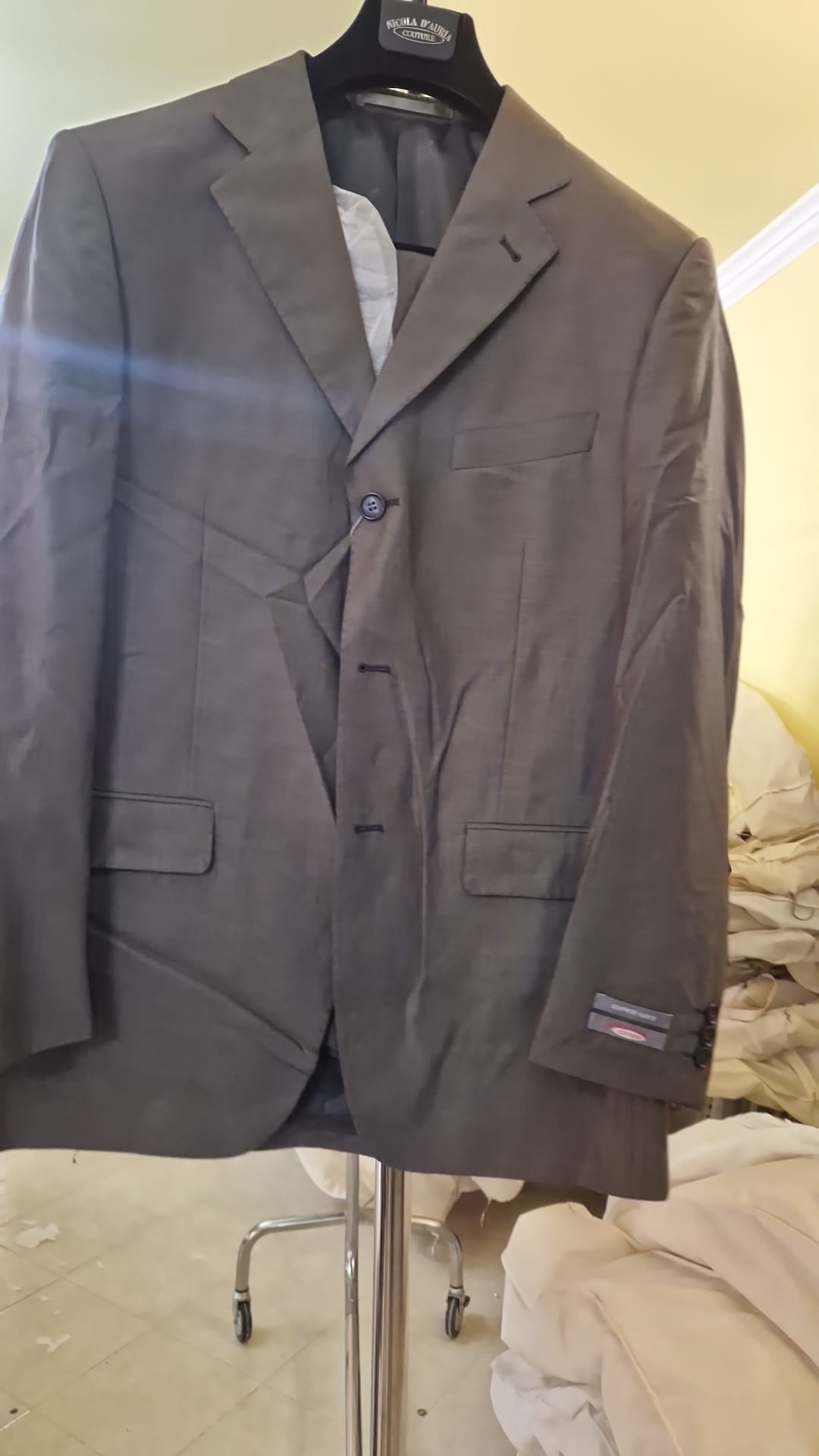 €52.00 per piece NICOLE, AZZURRA, VINNI, MAGGIE, SOTTERRO, TOMMASO STRANGIS, ALBERTO CARLOS etc. stock formal wear for women, men and children 165 pieces - REF. TV5978