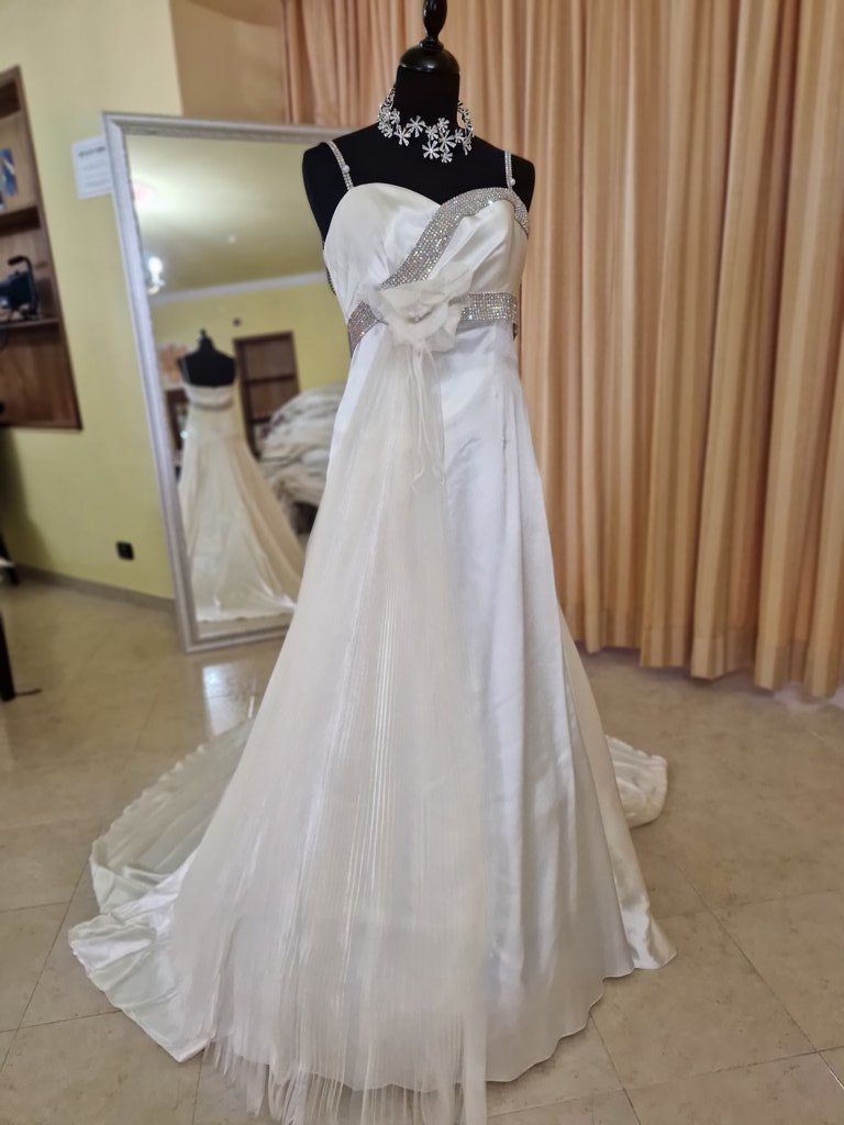 €52.00 per piece NICOLE, AZZURRA, VINNI, MAGGIE, SOTTERRO, TOMMASO STRANGIS, ALBERTO CARLOS etc. stock formal wear for women, men and children 165 pieces - REF. TV5978