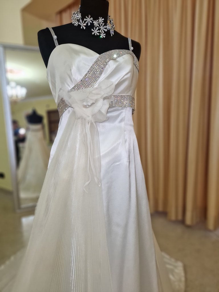 €52.00 per piece NICOLE, AZZURRA, VINNI, MAGGIE, SOTTERRO, TOMMASO STRANGIS, ALBERTO CARLOS etc. stock formal wear for women, men and children 165 pieces - REF. TV5978