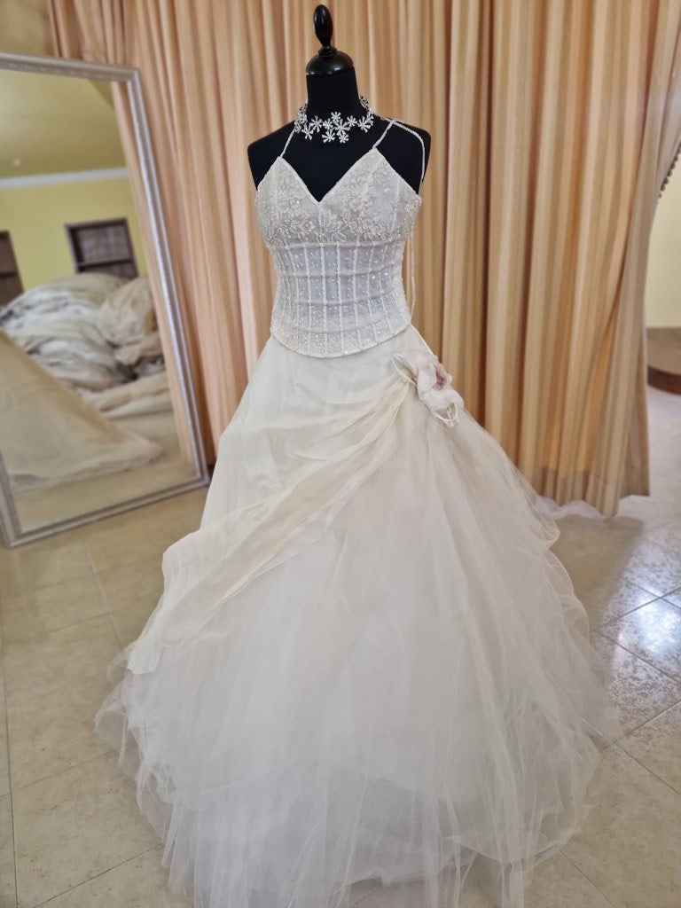 €52.00 per piece NICOLE, AZZURRA, VINNI, MAGGIE, SOTTERRO, TOMMASO STRANGIS, ALBERTO CARLOS etc. stock formal wear for women, men and children 165 pieces - REF. TV5978